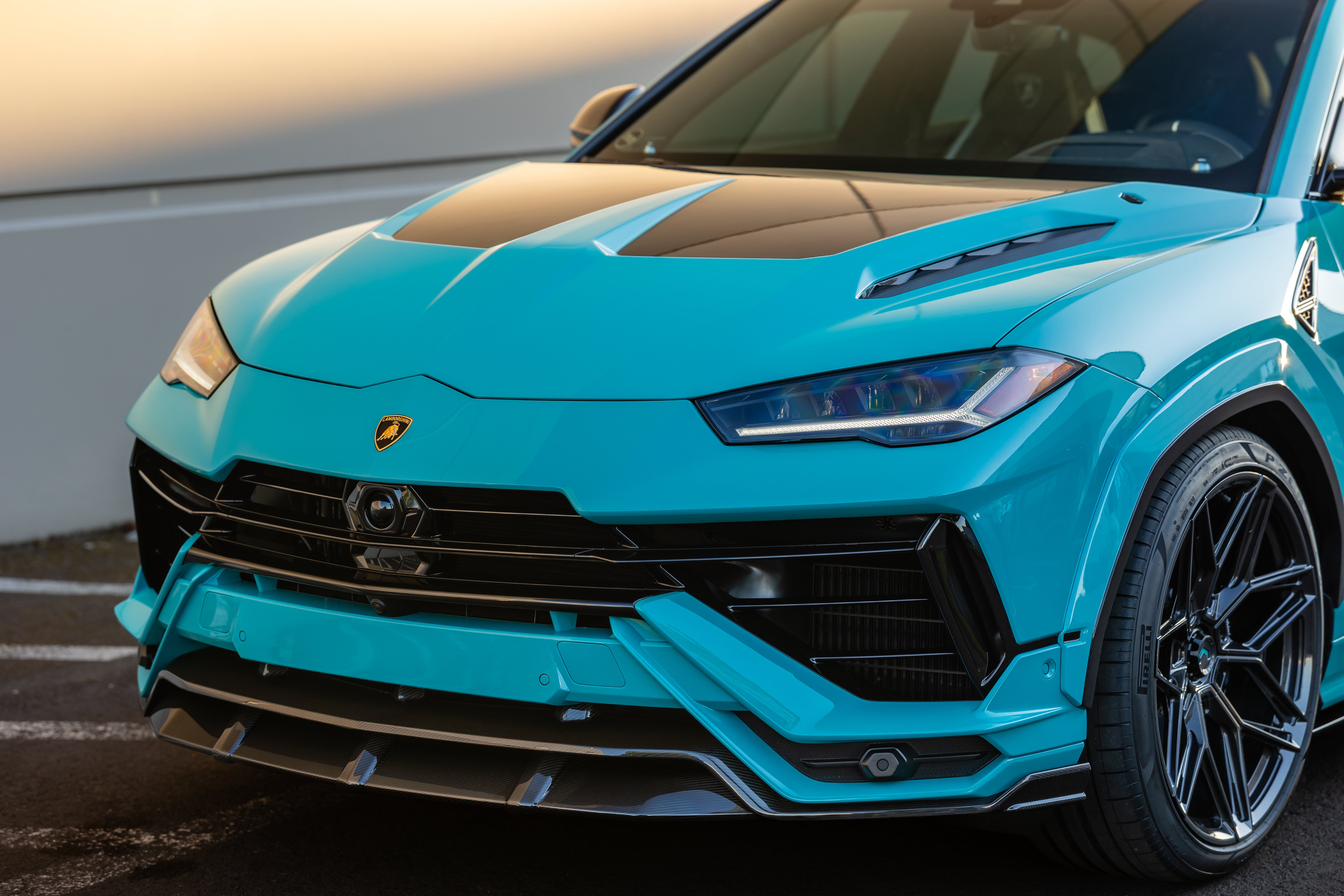 Lamborghini Urus S/Perf Semi-Visual Carbon Fiber Vented Bonnet Assembly