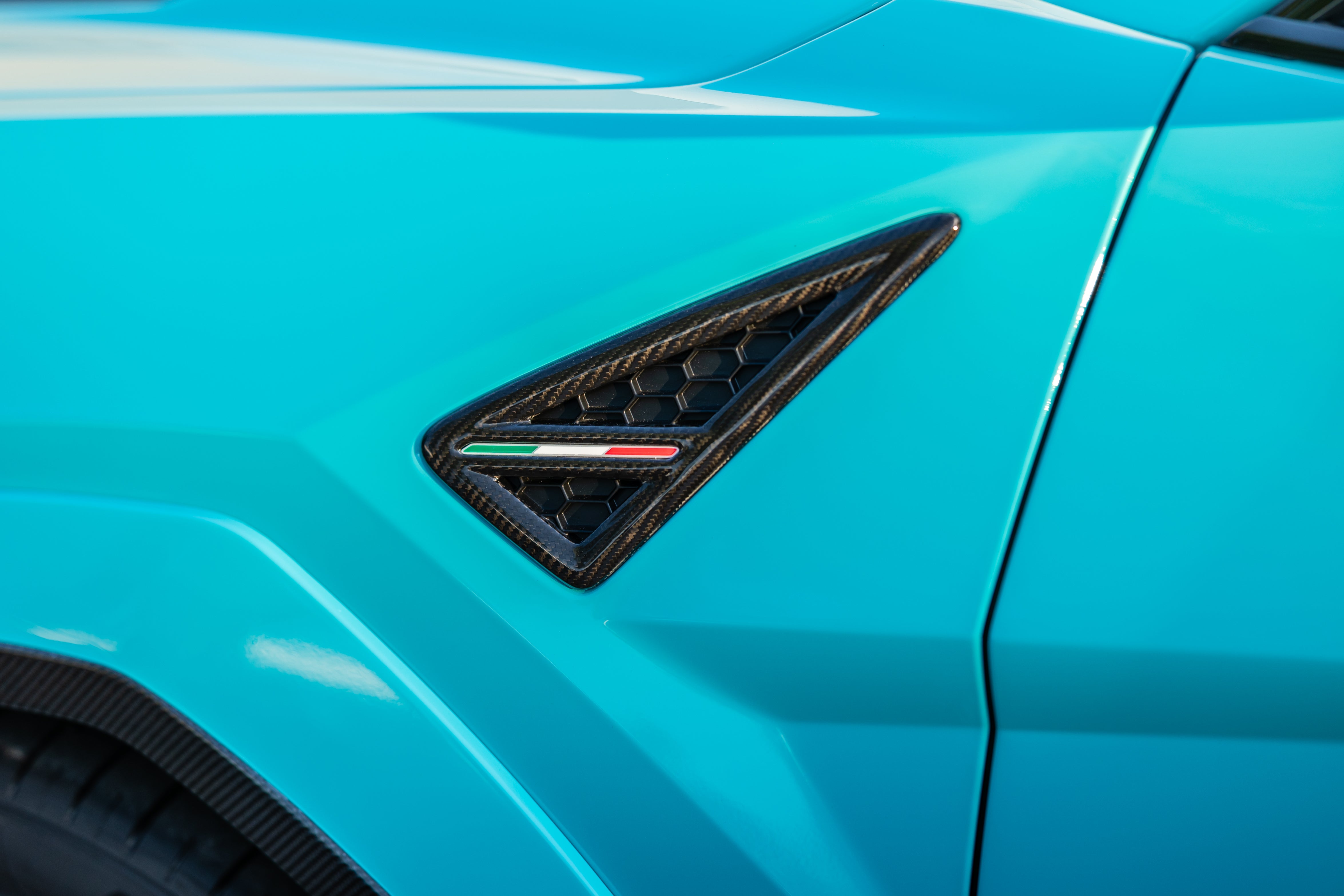 Lamborghini Urus S Carbon Fiber Widetrack Program